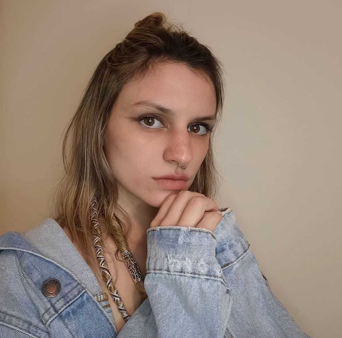 Ella acapella artwork